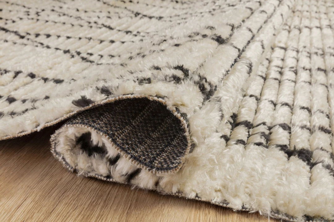 LOLOI ALICE 01 RIBBED FRINGE RUG: CREAM, CHARCOAL 3 LOLOI ALICE 01 RIBBED FRINGE RUG: CREAM, CHARCOAL
