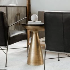 MOES FONT ACCENT TABLE