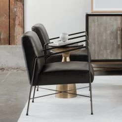 MOES FONT ACCENT TABLE