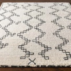 SURYA BENI HAND-WOVEN WOOL RUG: CREAM, GREY