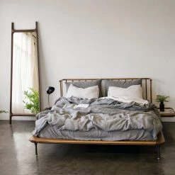 NUEVO DISTRIKT PLATFORM BED Bedroom