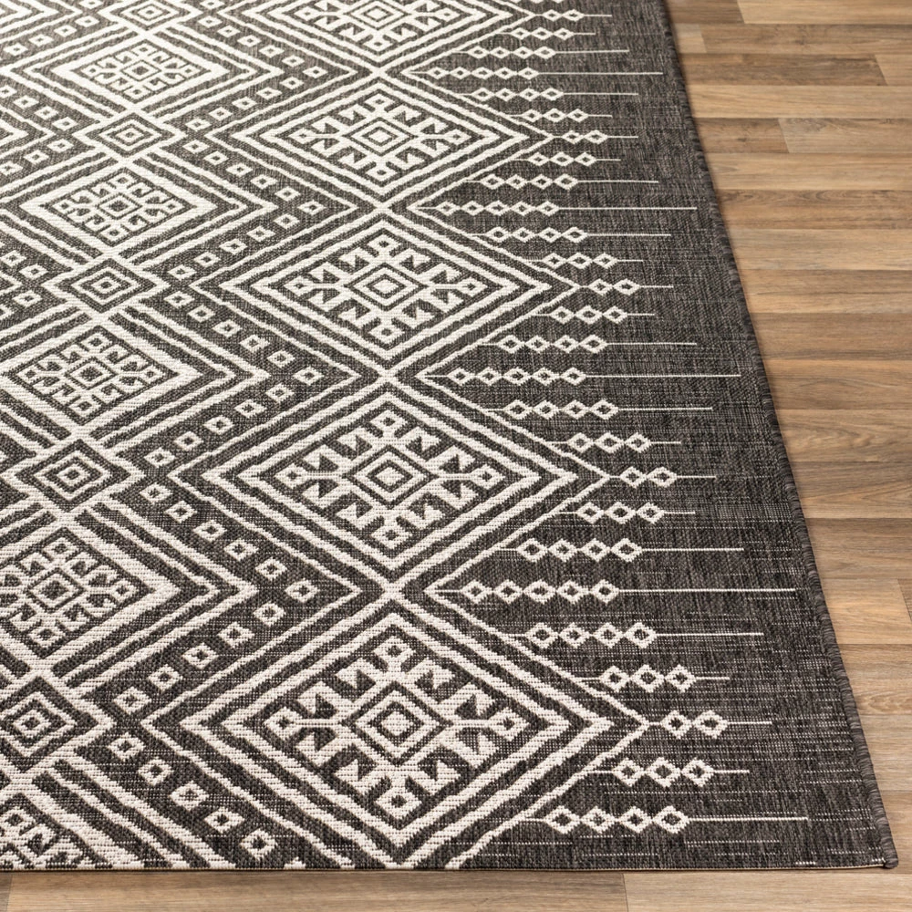 SURYA YAEL OUTDOOR RUG: BLACK + WHITE 4 SURYA YAEL OUTDOOR RUG: BLACK + WHITE