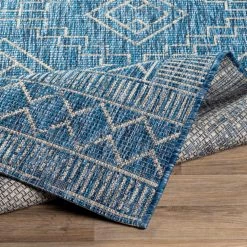 SURYA YONI OUTDOOR RUG: BLUE + WHITE