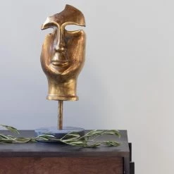 MOES GOLDEN MASK ON STAND