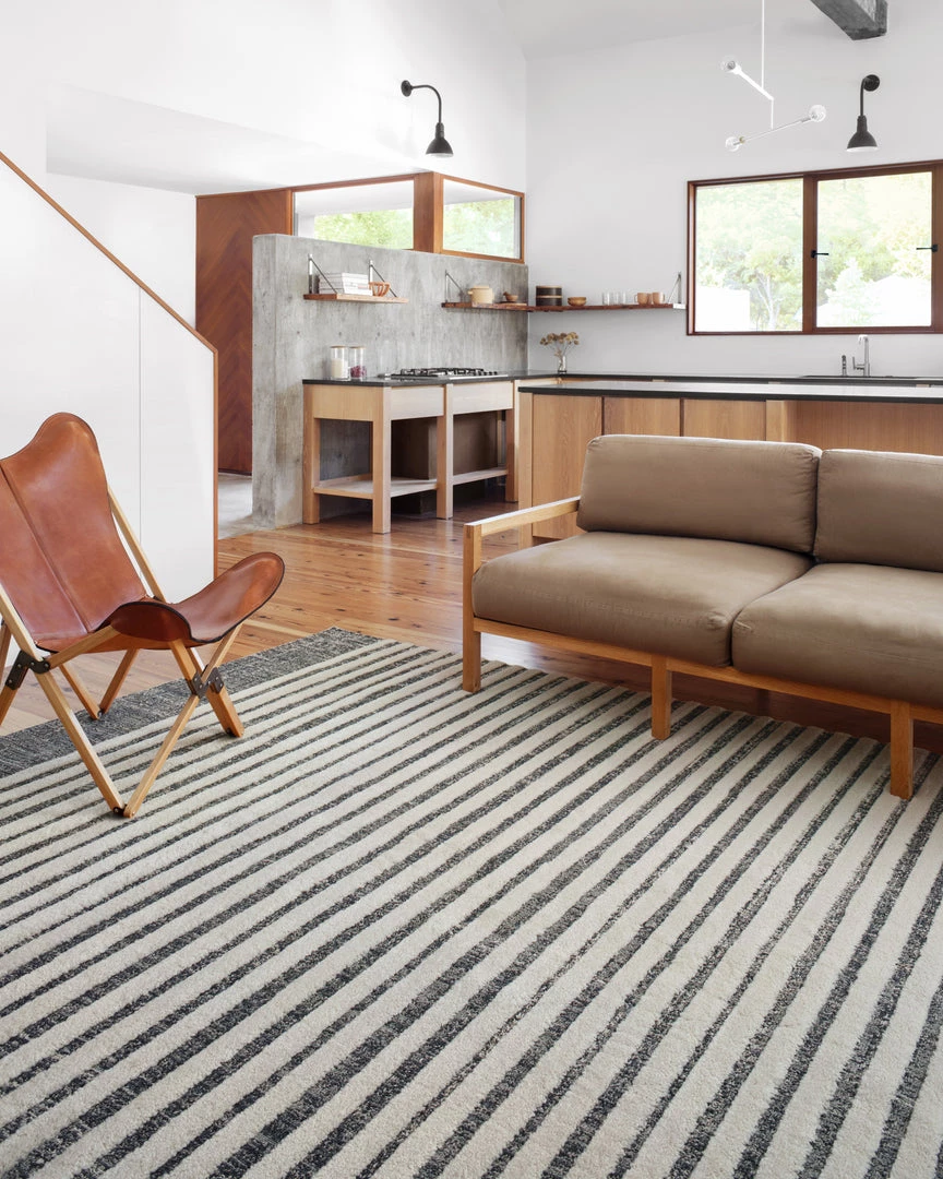 LOLOI ISAAC RUG: WHITE + INK BLUE 2 LOLOI ISAAC RUG: WHITE + INK BLUE