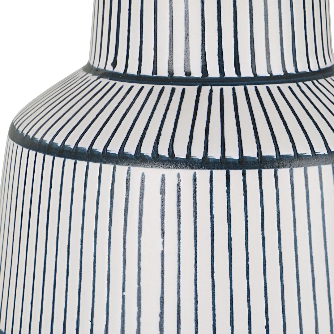 UTTERMOST NAUTIQUE WHITE + NAVY STRIPED LAMP 5 UTTERMOST NAUTIQUE WHITE + NAVY STRIPED LAMP