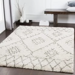 SURYA Rug JAMILAH SHAG: IVORY
