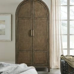 HOOKER SUNDANCE WARDROBE